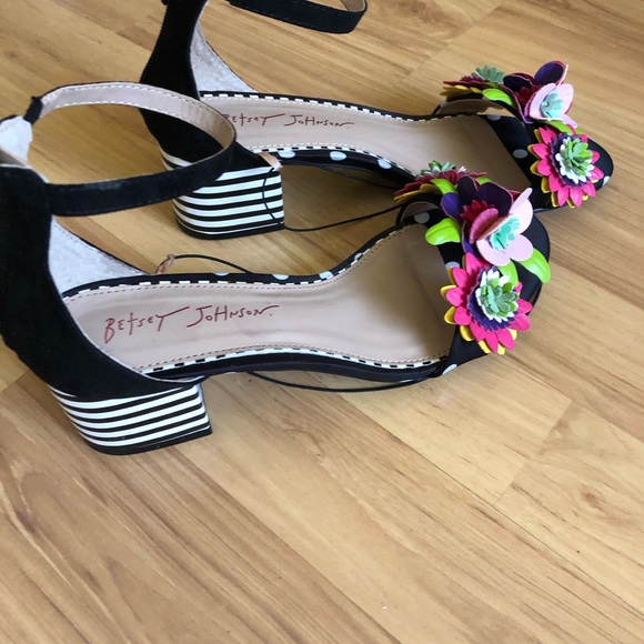 Betsey Johnson Sandals🌸 - Picture 11 of 11